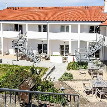 1 Bedroom Amazing In Lägenhet Gudhjem